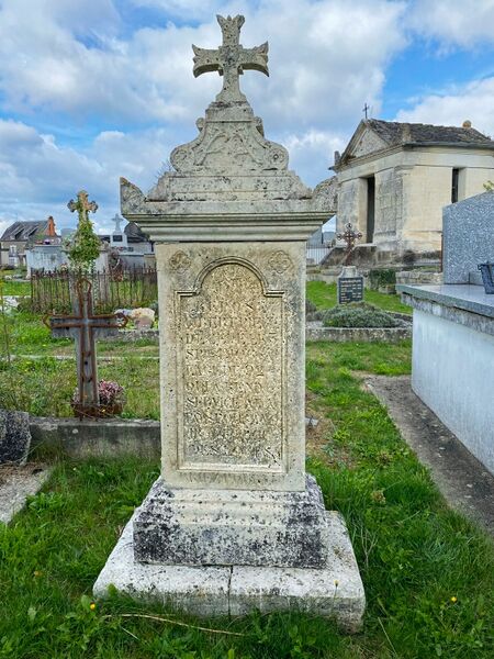 Fichier:Tombe 600.jpg